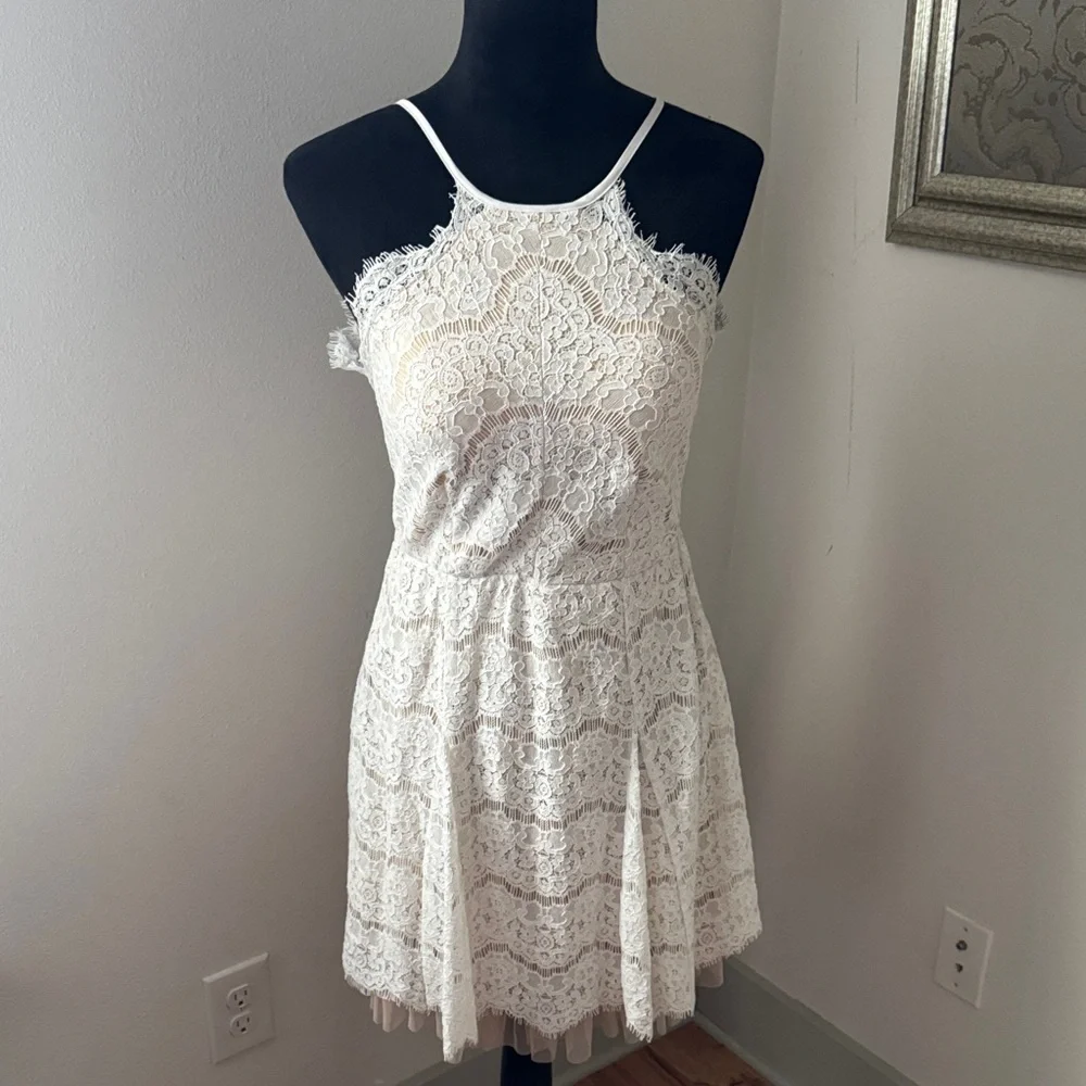 Francesca’s halter White Lace Sleeveless nude‎ overlay mini Dress Sz S